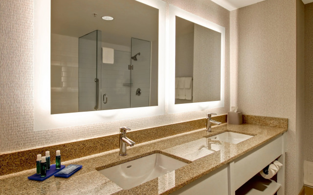 Holiday Inn Express Hotel & Suites Toronto - Markham, an IHG Hotel