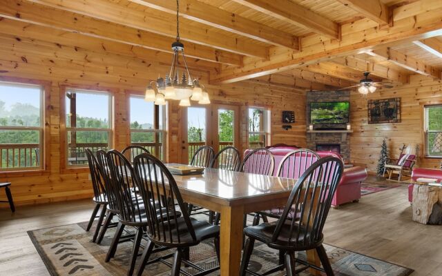 Mountain View Pool Lodge