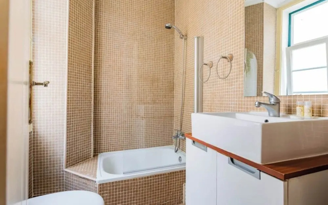 1BR Apartment - Downtown Lisbon - Chiado