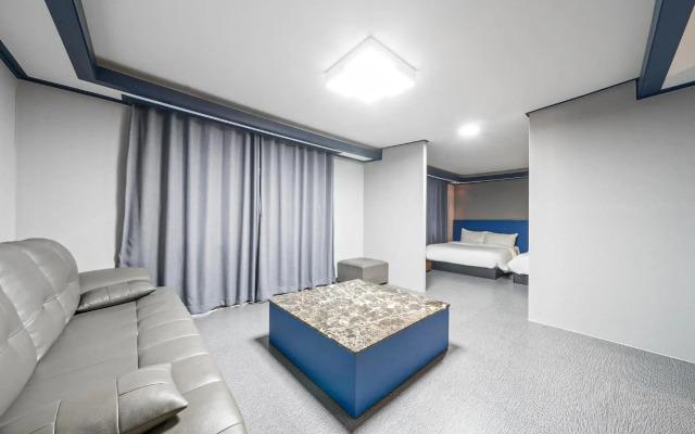 Noblesse Hotel