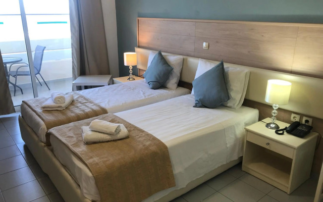 Bayside Hotel Katsaras