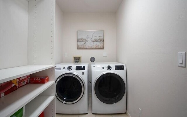 300 Edgewater Ct 3 Bedroom Home by Redawning