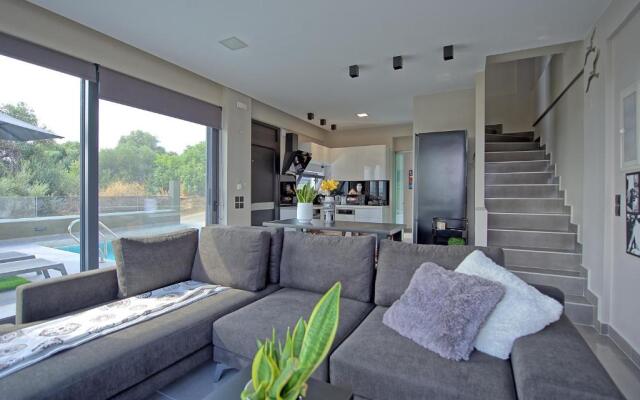 Villa Popi - modern villa with private pool by MediterraneanVillas