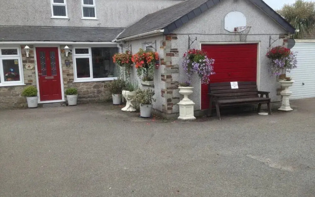 Treviglos Lodge Bed  Breakfast