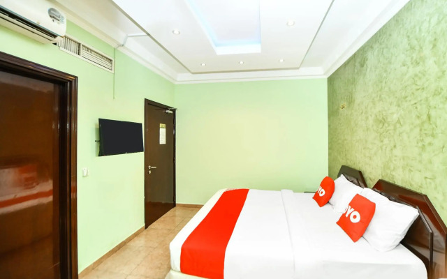 Marina Hotel