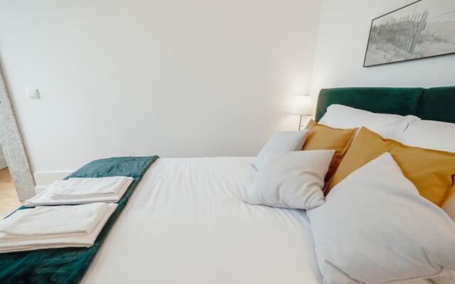 Downtown Premium Apartment by Vacationy