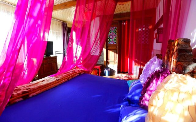Lijiang Yuese Inn