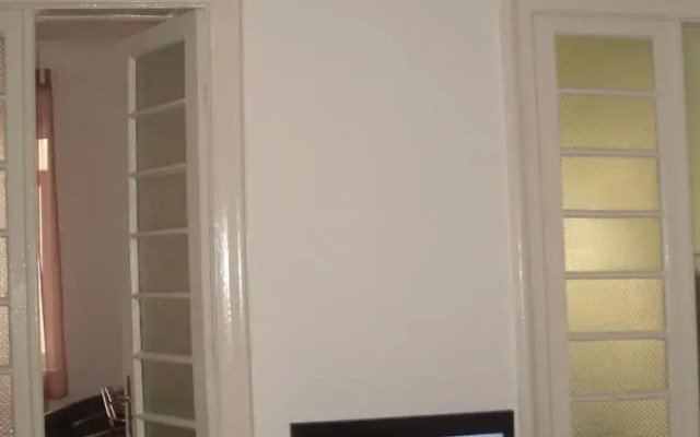 Petit Paris Hostel