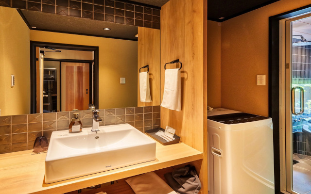 Tumugi HigashiyamaGojo