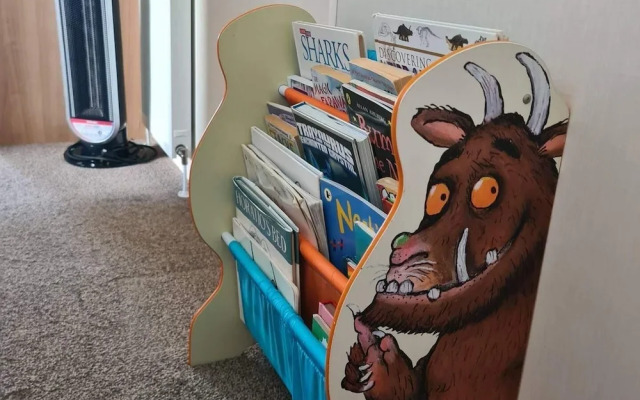 2 Bed Lodge - Sleeps 5 - Parking - Pets - Wifi