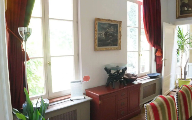 The Captaincy Guesthouse Brussels