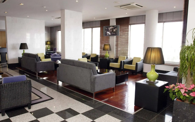 Madeira Regency Cliff