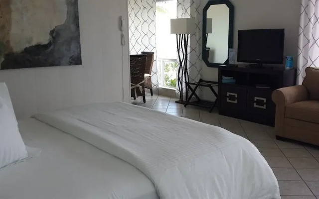 Captain's Quarters Resort