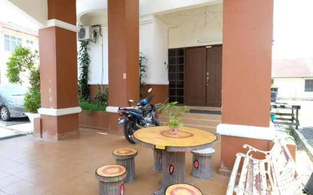 OYO 905 Hotel De'Light Villa