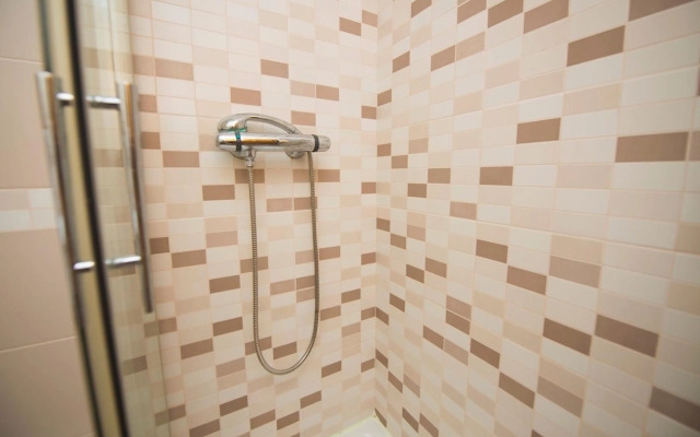 Las Damas Premium 23F Beach Front - Pool & Parking