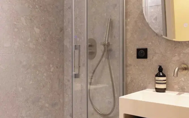 Modern Apartment -ac-1br-4p-pantheon