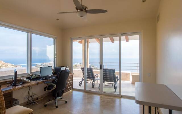 Spacious 5 BR W/amazing Ocean View at Villa del Mar