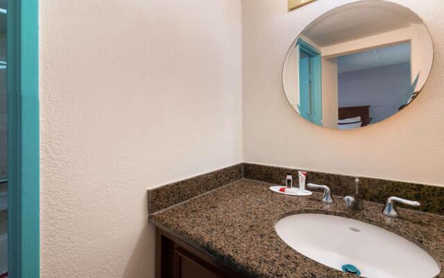 Econo Lodge College Park