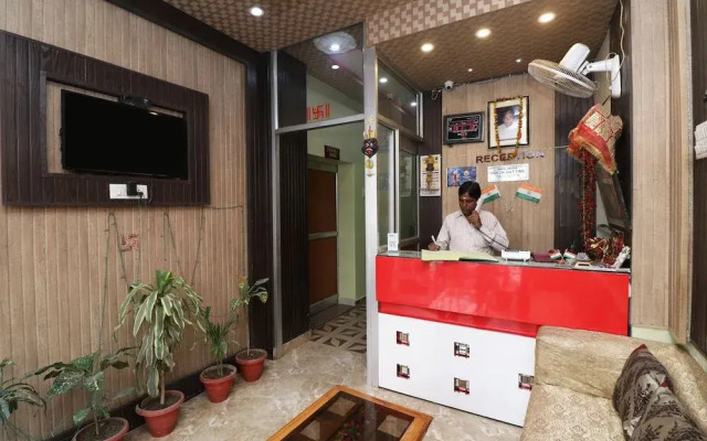 OYO 29941 Hotel Hukum Palace