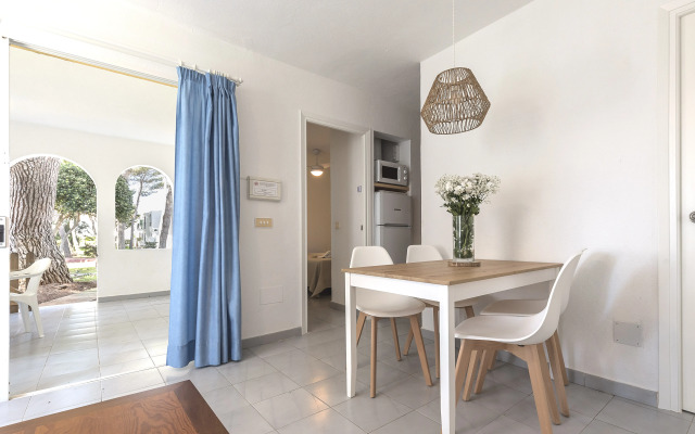 Apartamentos Las Brisas I & II