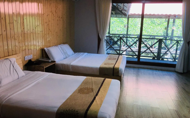 Gayang friendly water house homestay