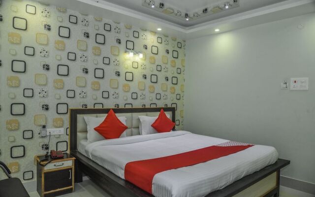 OYO 15443 Hotel Mega Palace