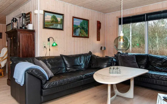10 Person Holiday Home in Oksbol