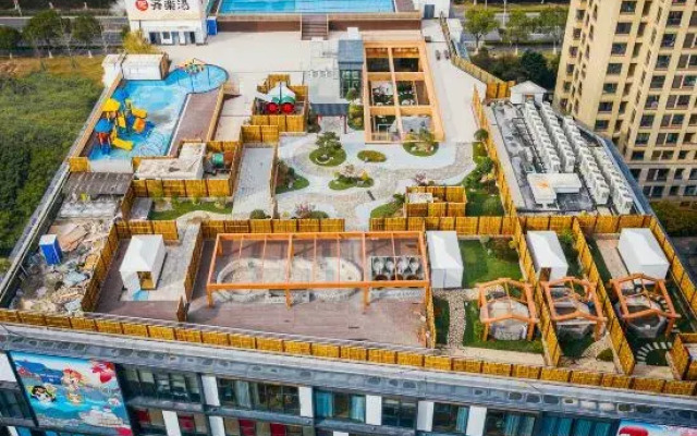 Qiletang Hot Spring Hotel