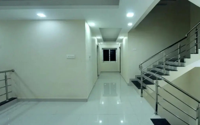 Hotel Maple Suites By OYO Rooms