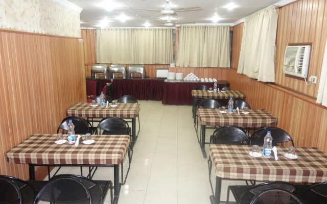 Hotel Akash Ganga