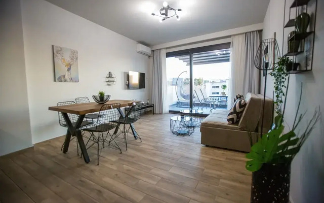 Raise Acropolis View Suites