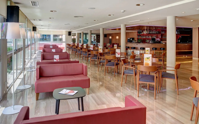 Hipotels Coma Gran Aparthotel