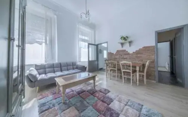 Kimchi Apartment