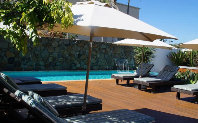 Bayview Beachfront Apartments, in town right on the beach