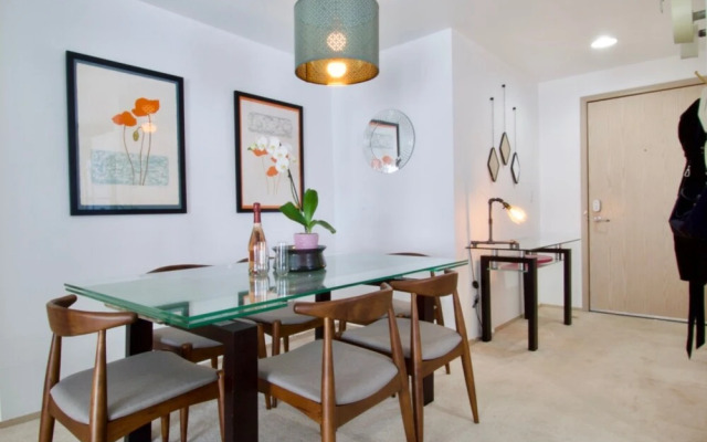 Heart of Ballard Stylish Airy Penthhouse