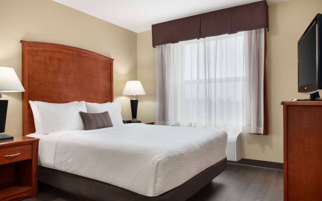 Days Inn & Suites by Wyndham Sherwood Park Edmonton