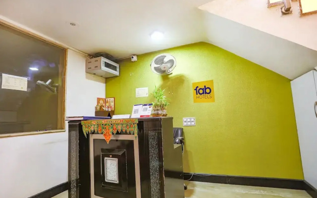 Fabexpress Maya Regency