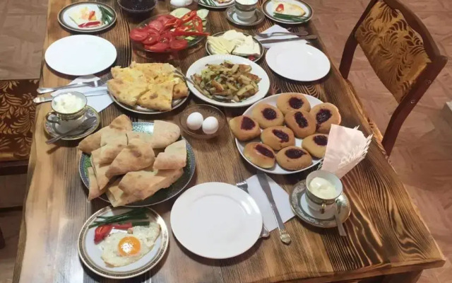 Roberi Art Guest House