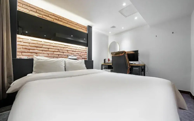 Hotel YOLO Yeongdeungpo