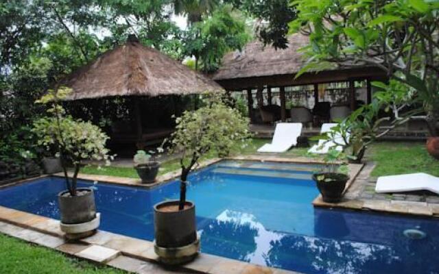 Taman Suci Villa