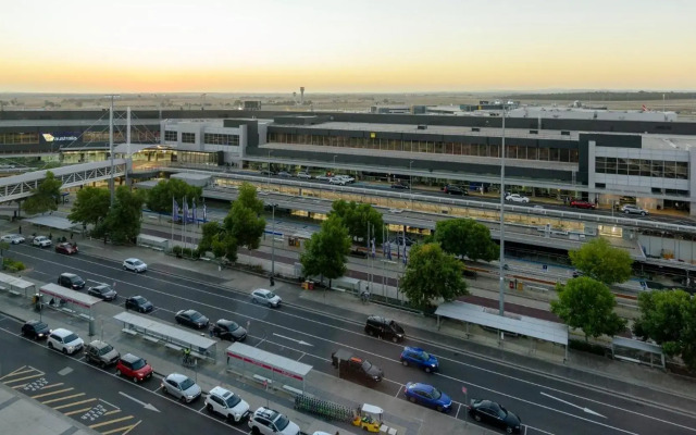 Holiday Inn Melbourne Airport by IHG
