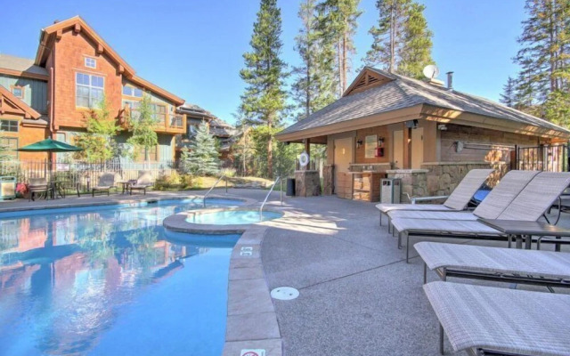 Ski-in 2 Bedroom Townhome at Mountain Thunder