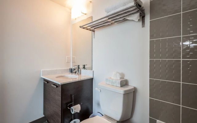 Life Suites Soho 2 Bed - 2 Bath CN Tower View