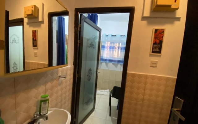 Stunning 2-bed House in Madina