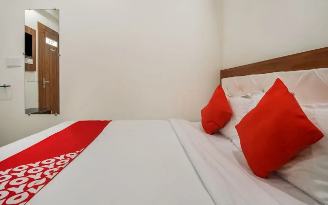 OYO 26124 Silver Palm