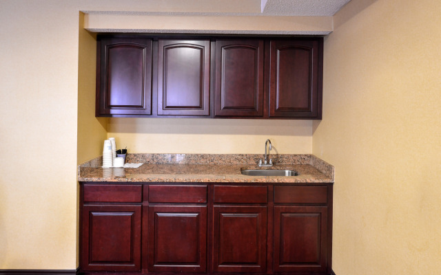 Best Western Oswego Hotel
