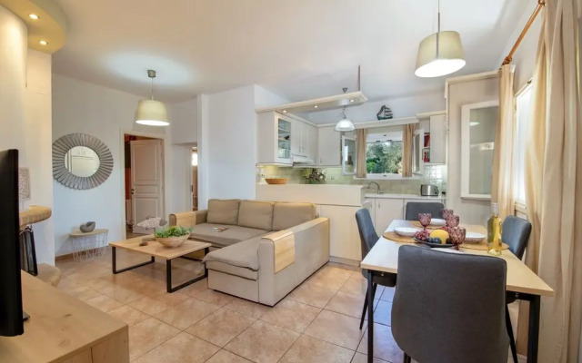 Ntina Pool House By Konnect