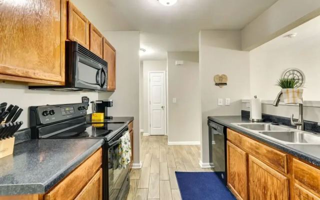 Charming North Charleston Townhome - Pets Welcome!