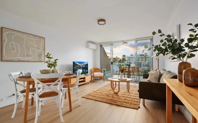 Stylish 1-bed Apartment Near Manly Beach