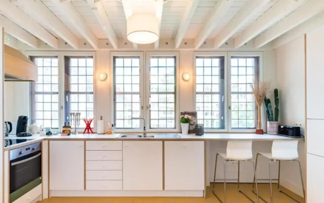 Antwerp old town triplex apartment